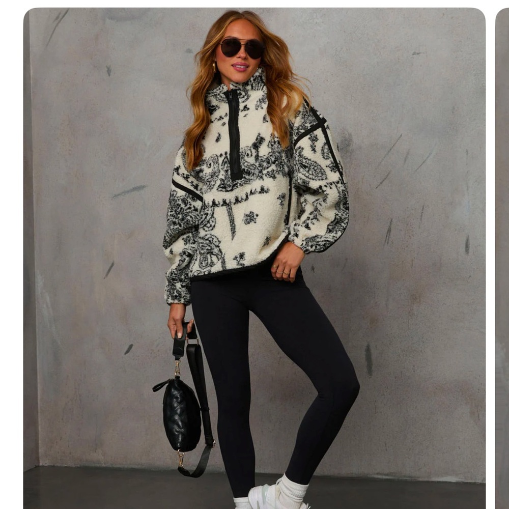 Vici fleece pullover